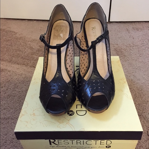 Restricted Retro Shoe