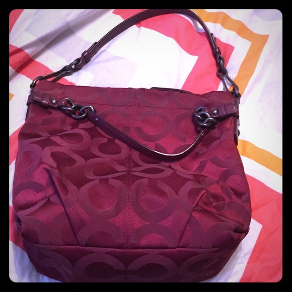 Coach- Vintage hobo, gorgeous fall-winter maroon!