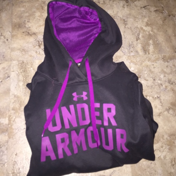 Small Under Armour hoodie!