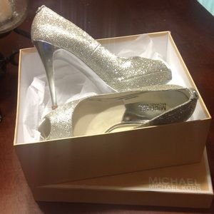 Michael Kors York Platform Heel in Silver- Size 9