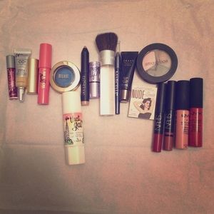 Makeup bundle