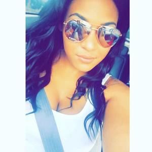 Meet your Posher, Vanessa