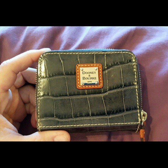 Dooney & Bourke wallet