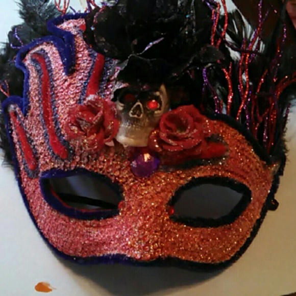 Mask - Picture 2 of 4