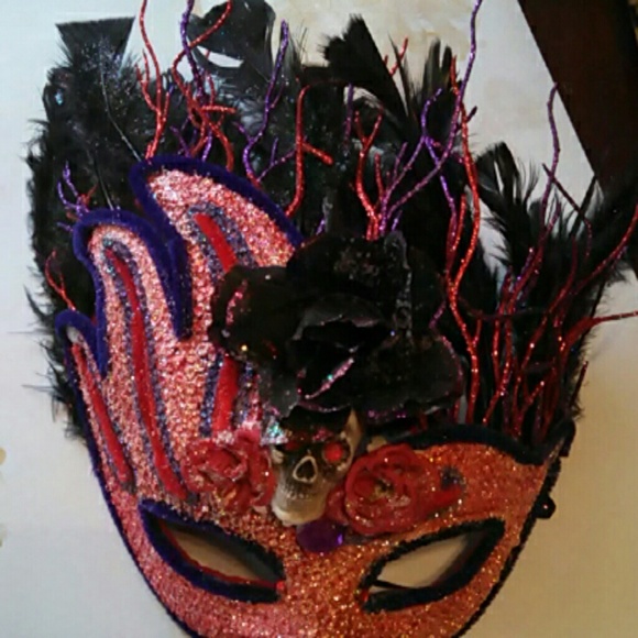 Mask - Picture 3 of 4