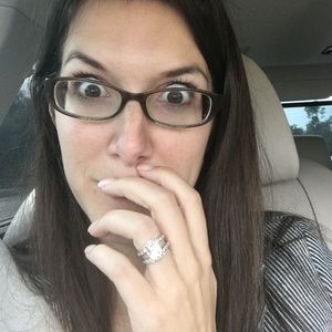 Meet your Posher, Carnella