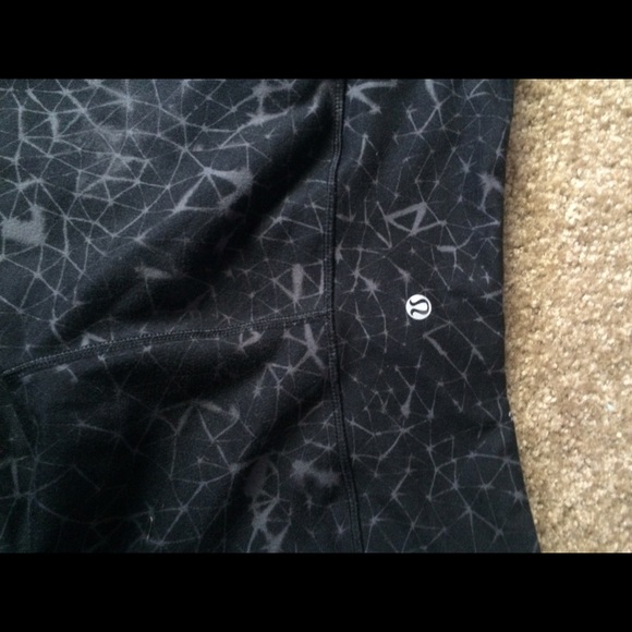 Lululemon capris - Picture 3 of 4