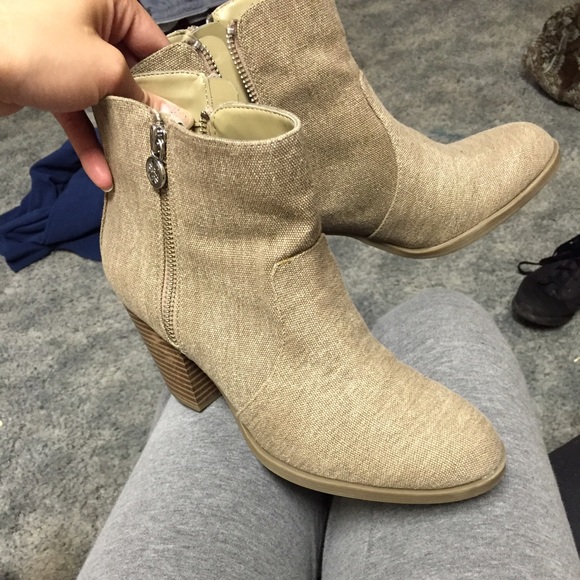 Vera Wang Boots w/Heel