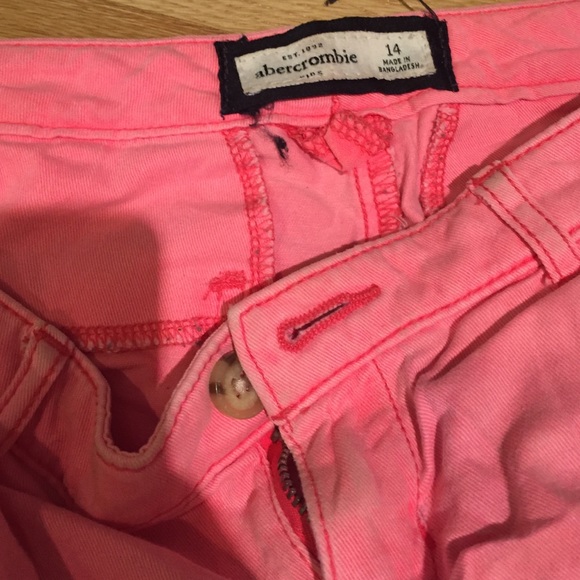Shorts - Picture 2 of 3