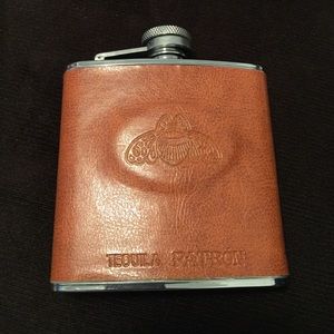 ✈️Patron Tequila Leather Flask = Football  Games