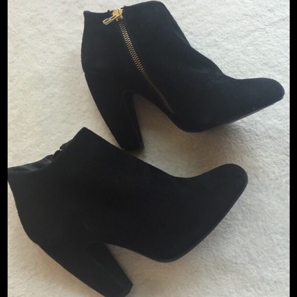 Steve Madden Suede Booties