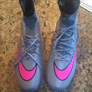 WOMENS Nike never used! Brand new! Didn't fit NWT