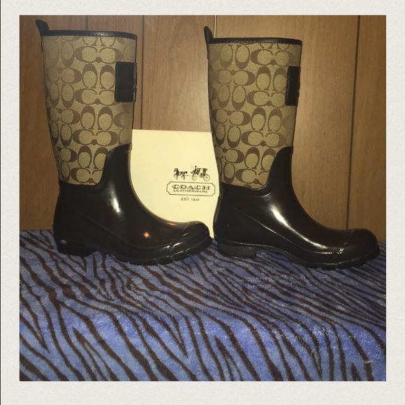 💥AUTHENTIC💥 Women's COACH Rainboots - Picture 2 of 4