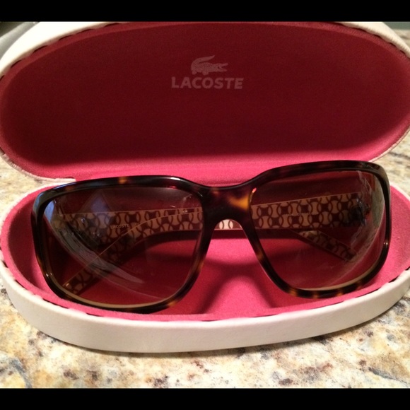Lacoste sunglasses, no scratches with case!