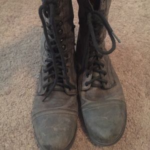 Steve Madden combat boots !