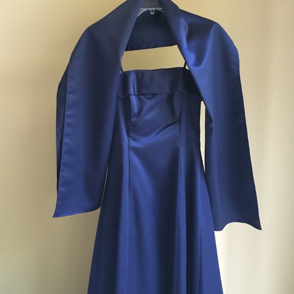 Blue Formal Gown - Picture 2 of 4