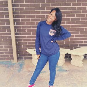 Meet your Posher, Akireia
