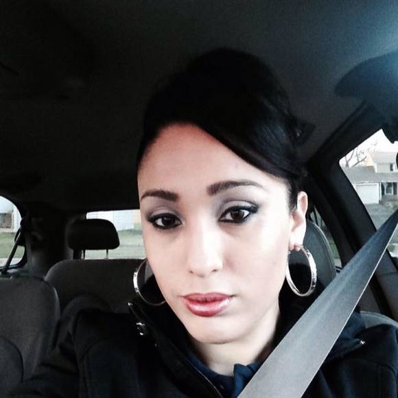 Meet your Posher, Yvonne