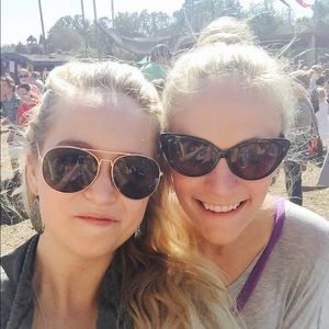 Meet your Posher, Maggie