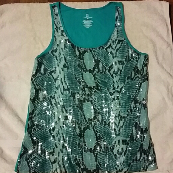 Tank top with clear sequence