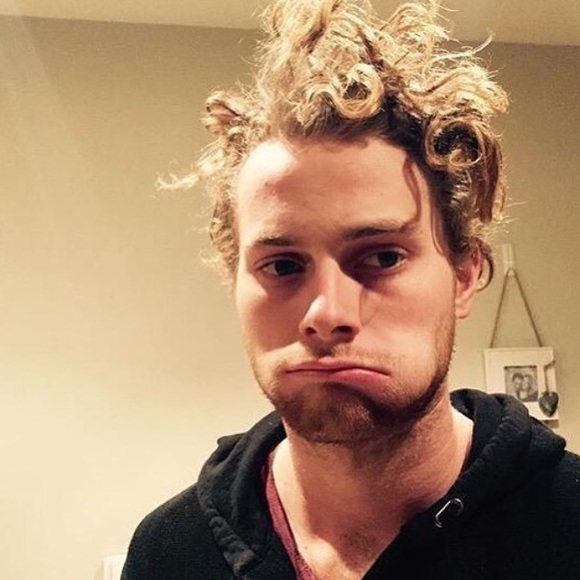 Meet your Posher, Becca - Picture 1 of 1