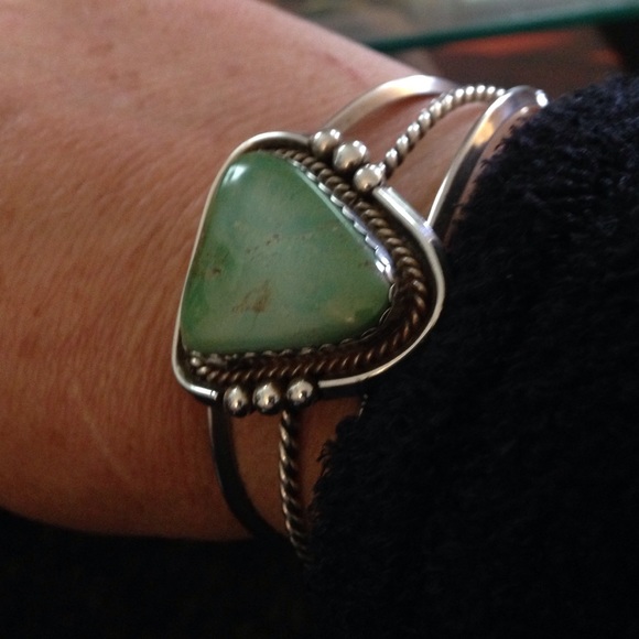 Navajo Turquoise and Sterling silver cuff - Picture 2 of 2