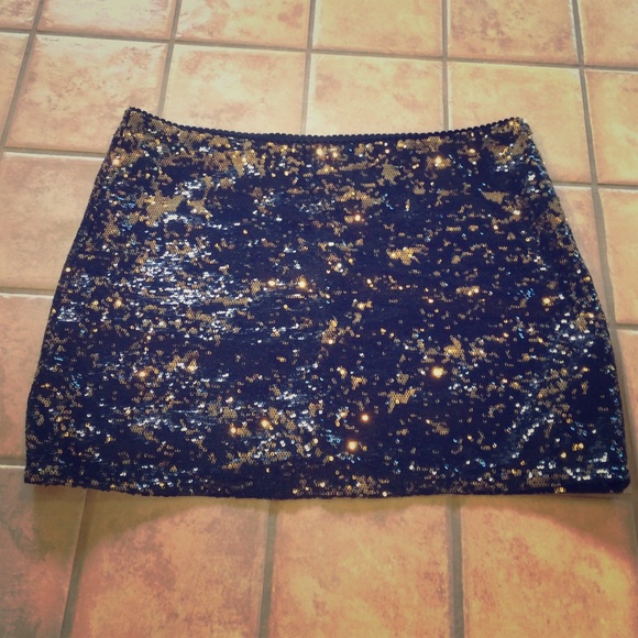 Black and Gold Sequin Skirt - Picture 1 of 3