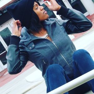 Meet your Posher, Keisha