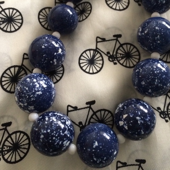 Marble white and blue vintage necklace - Picture 2 of 2