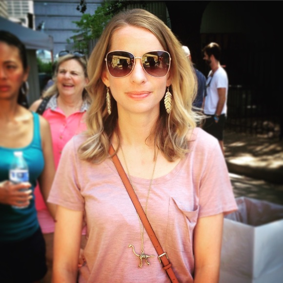 Meet your Posher, Brooke - Picture 1 of 1