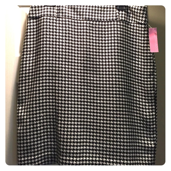 Houndstooth Pencil Skirt