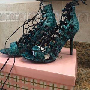 Wild Diva -Lace Up Snake Heels- Turquoise