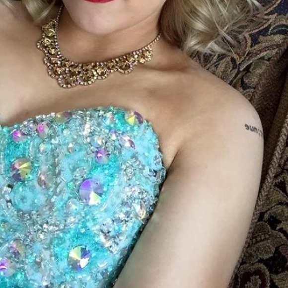 Prom dress - Picture 2 of 3