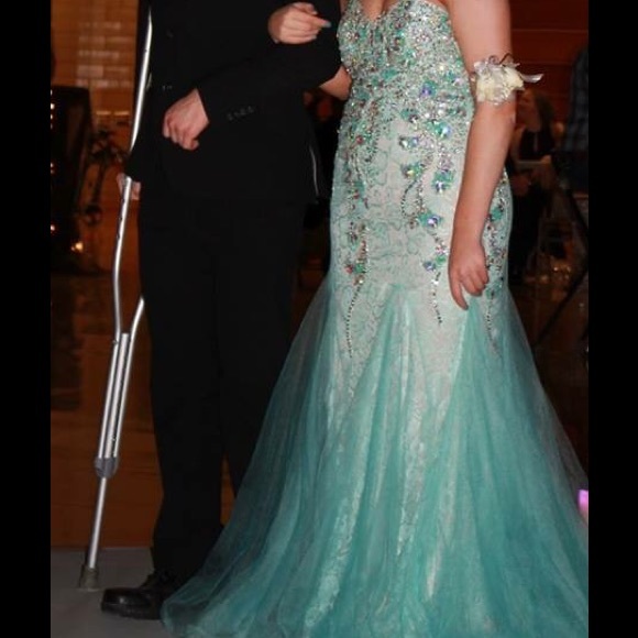 Prom dress - Picture 3 of 3