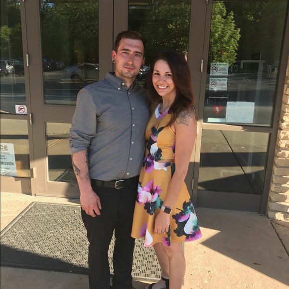 Meet your Posher, Becca - Picture 4 of 6