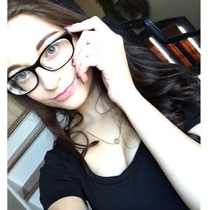 Meet your Posher, Brittani