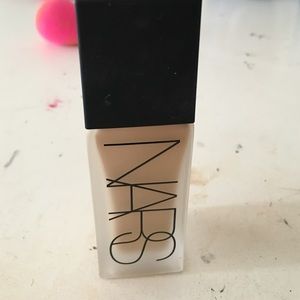 Nars all day luminous weightless foundation