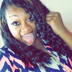 Meet your Posher, Ebonique