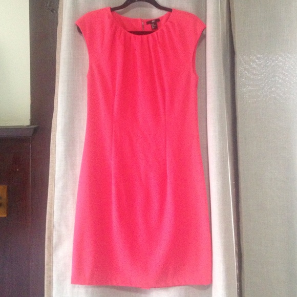 H&M Dresses & Skirts - H&M Bright Coral Sheath Dress