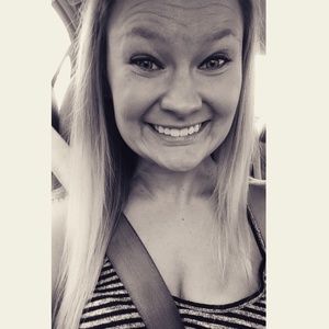 Meet your Posher, Becca