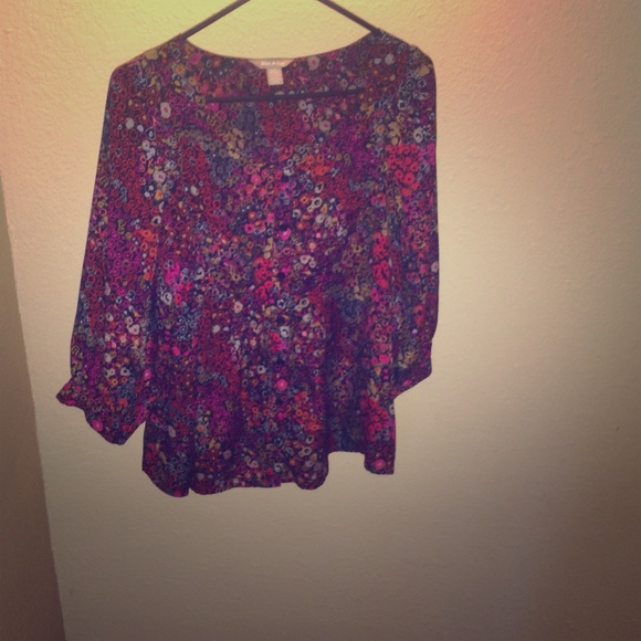 Colorful blouse. - Picture 1 of 4