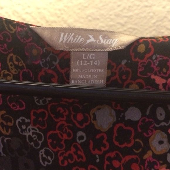 Colorful blouse. - Picture 2 of 4