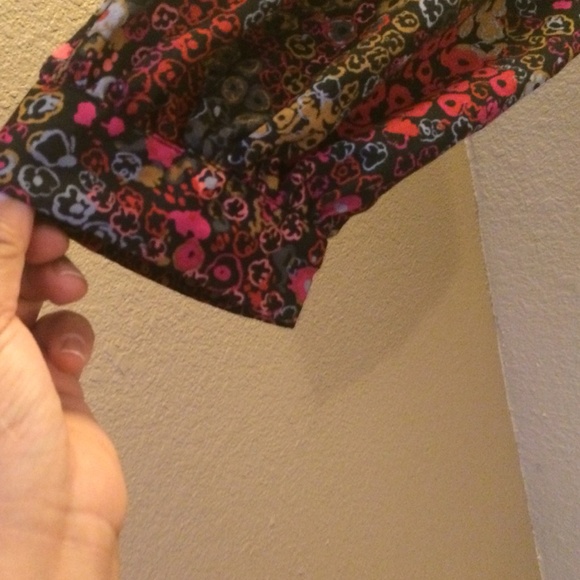 Colorful blouse. - Picture 4 of 4