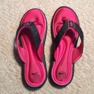 Nike comfort flip flop sandals! size 6❤️