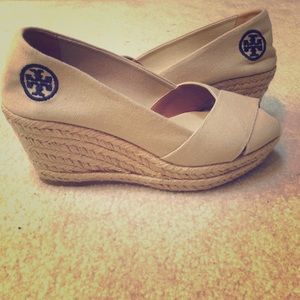 Tory Burch Criss Cross wedge espadrille!