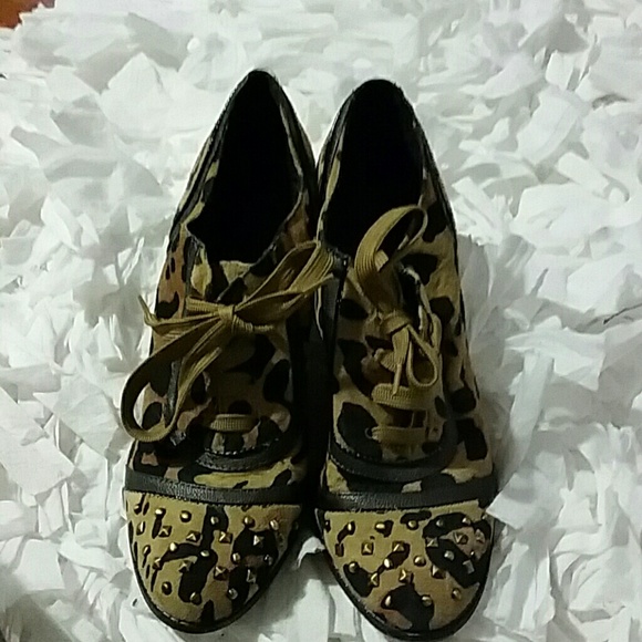 Shoes - Picture 4 of 4