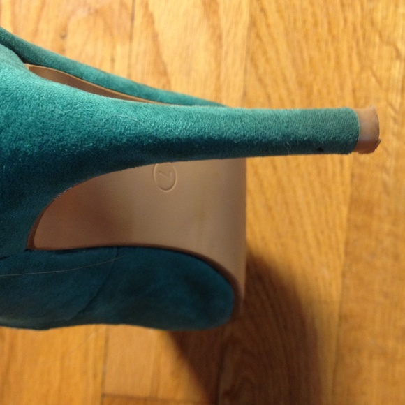 ModCloth Lime Green Suede Heels - Picture 4 of 4