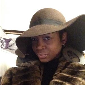 Meet your Posher, Traci