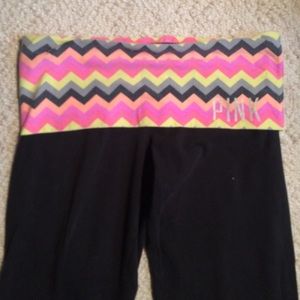 VS pink yoga leggings size S! very cute❤️
