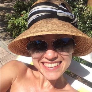 Meet your Posher, Brittney